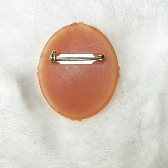 Retro Avon Jewelry  1982 Flower Cameo  Brooch - Picture 2 of 4